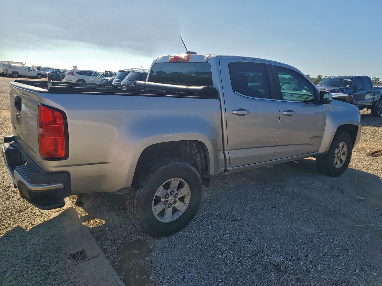 2017 Chevrolet Colorado - Фото 3