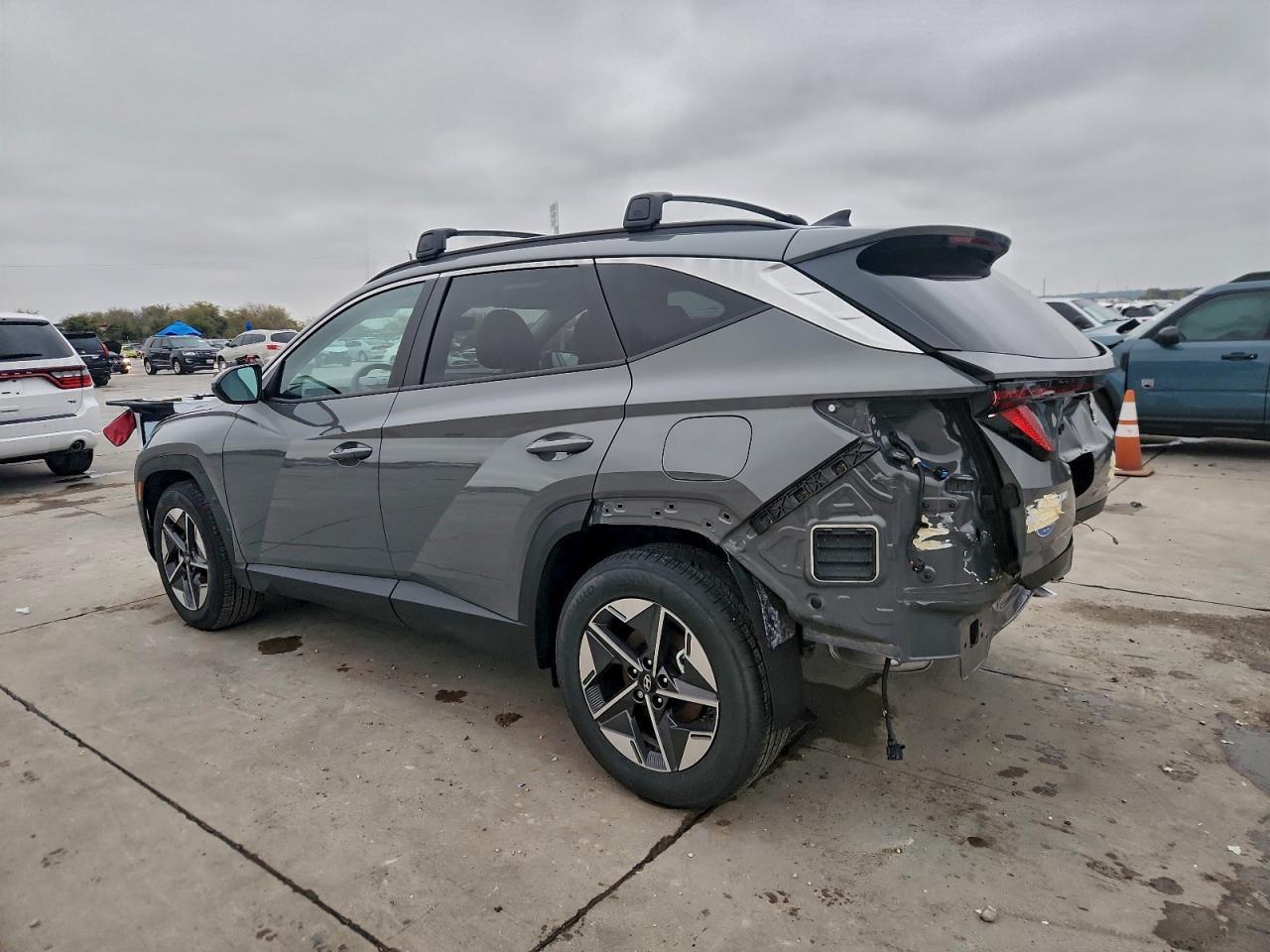 2025 Hyundai Tucson Sel - Image 2