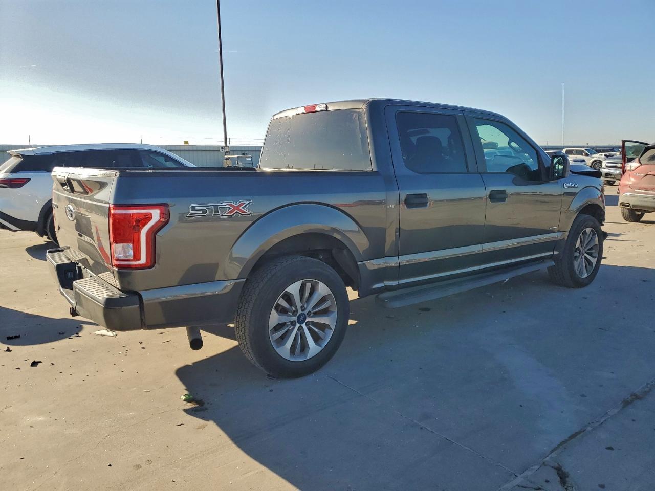 2017 Ford F150 Supercrew - Фото 3