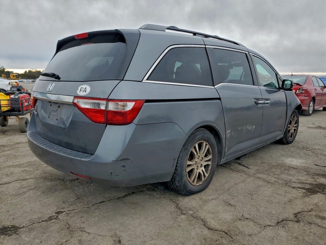 2012 Honda Odyssey Exl - Image 3