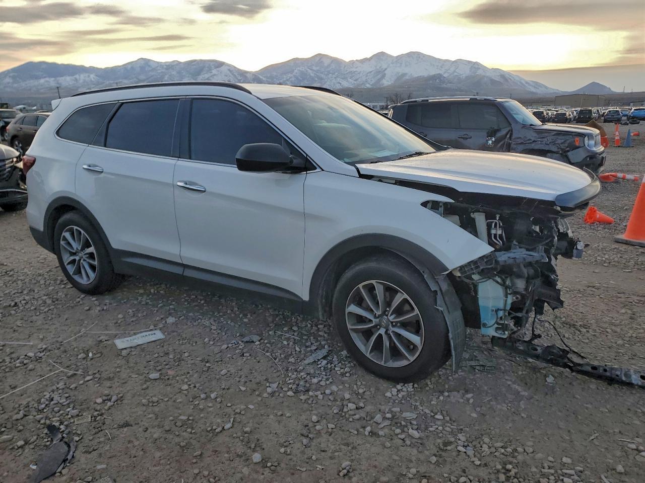 2017 Hyundai Santa Fe Se - Image 4