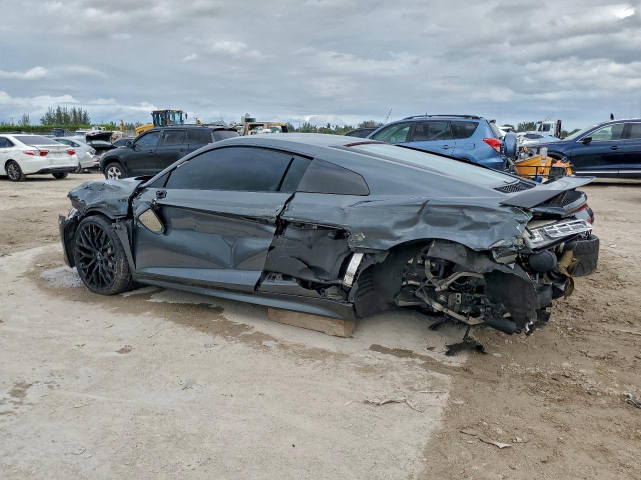 2017 Audi R8 5.2 Plus Quattro - Image 2