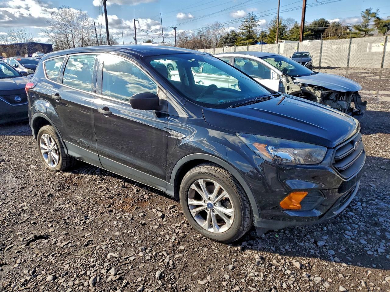 2019 Ford Escape S - Фото 4