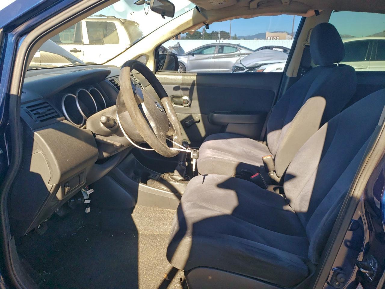 2011 Nissan Versa S - Фото 7