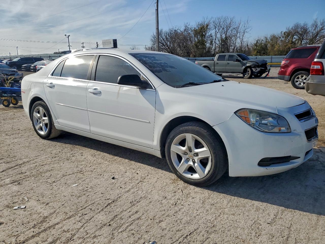 2012 Chev Malibu Ls - Фото 4