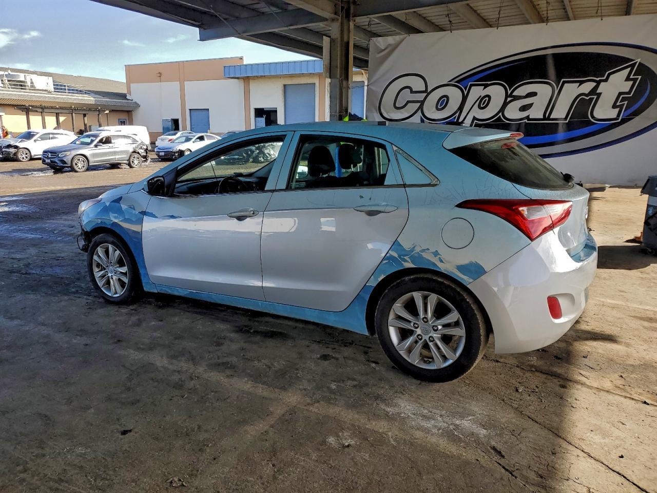 2016 Hyundai Elantra Gt - Image 2