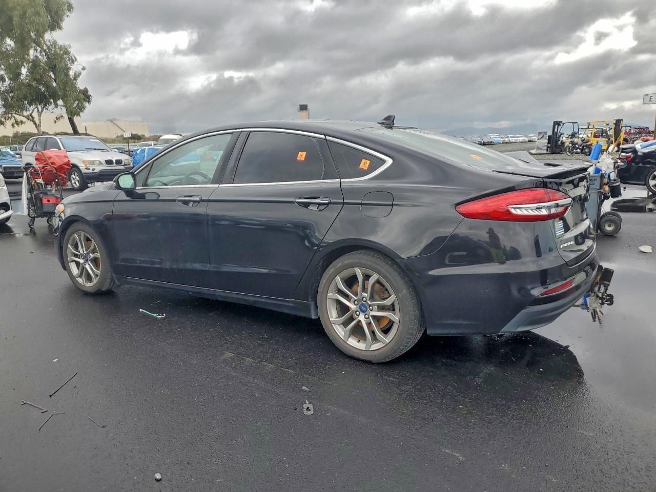2020 Ford Fusion Titanium - Image 2