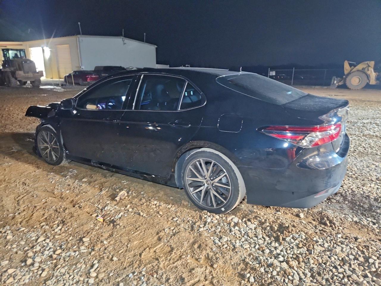 2024 Toyota Camry Xle - Image 2