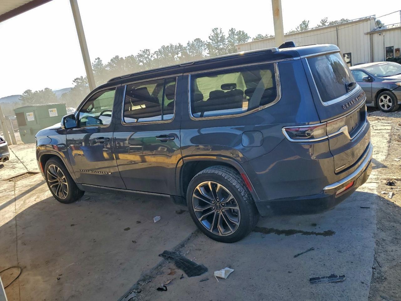 2022 Jeep Grand Wagoneer Series Iii - Image 2