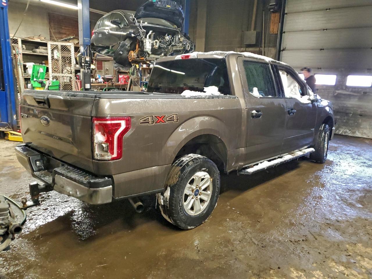 2016 Ford F150 Supercrew - Фото 3