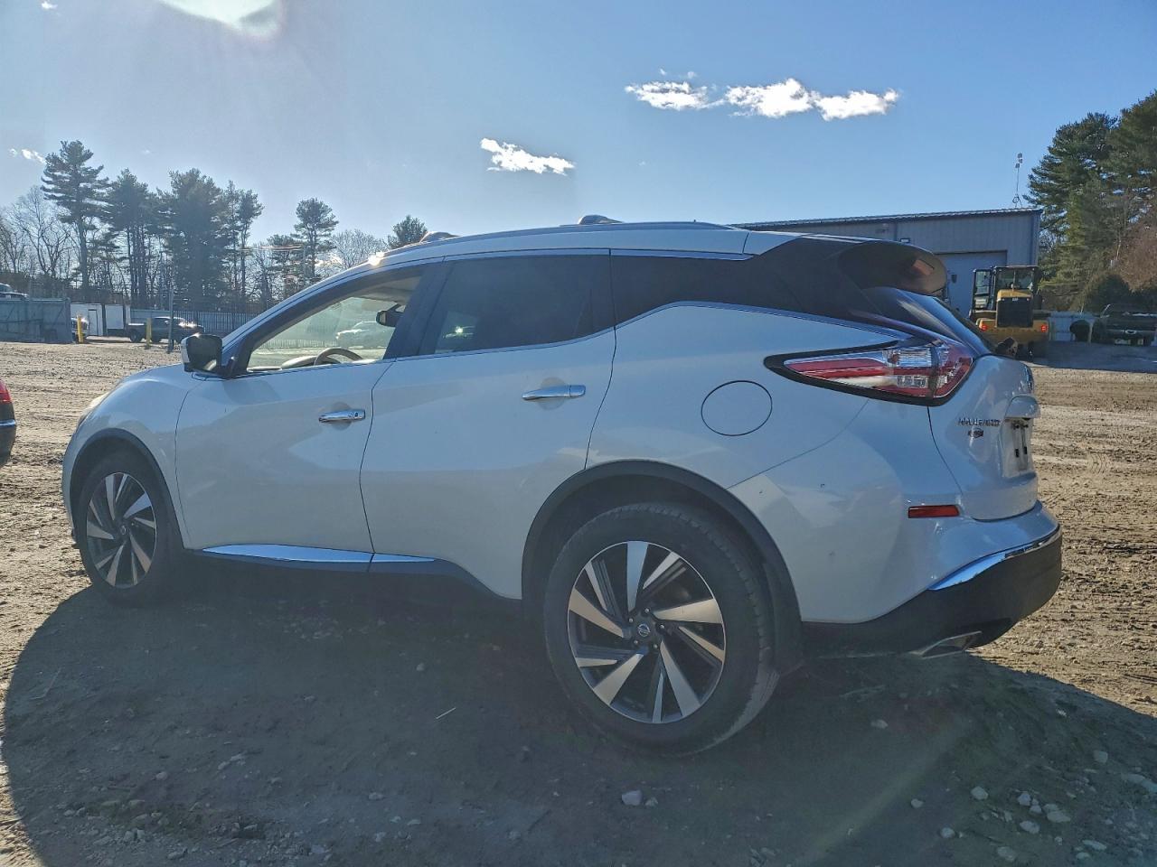 2016 Nissan Murano Platinum - Image 2