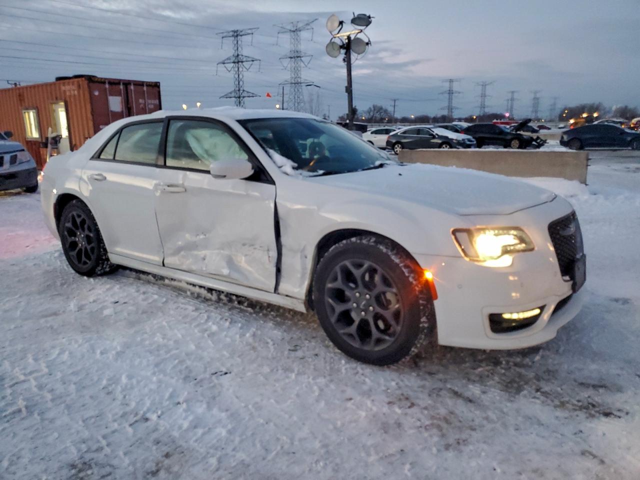 2022 Chrysler 300 Touring L - Image 4