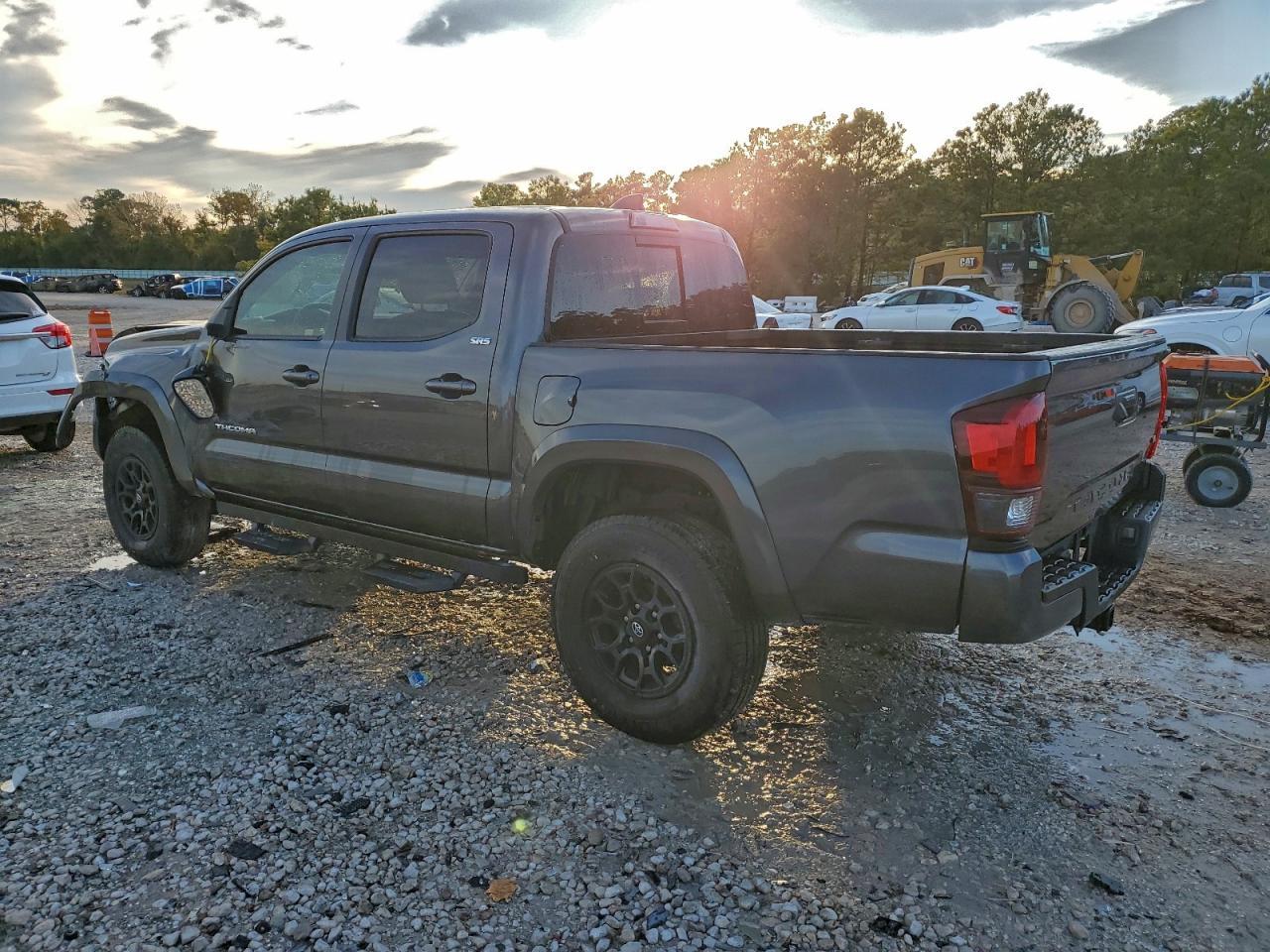 2022 Toyota Tacoma Double Cab - Фото 2