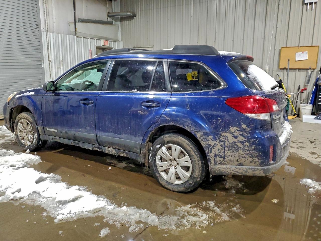 2011 Subaru Outback 2.5I - Фото 2