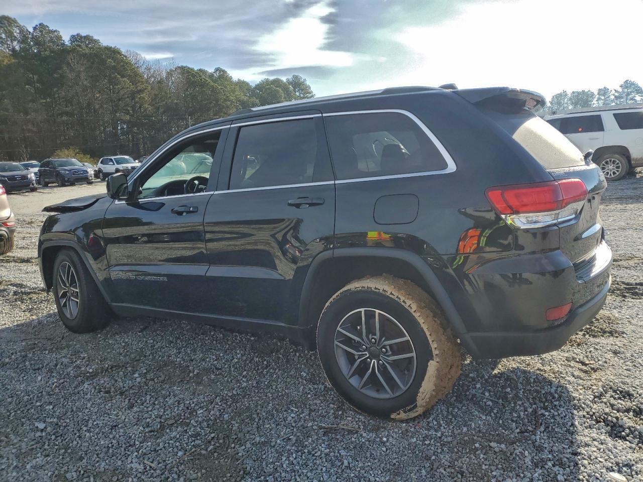 2020 Jeep Grand Cherokee Laredo - Image 2