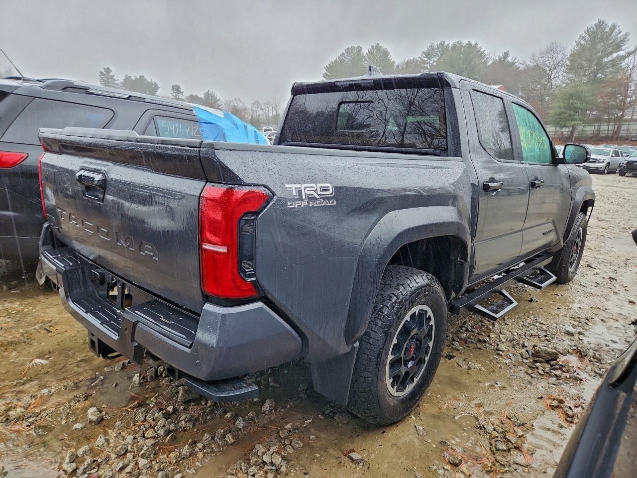 2024 Toyota Tacoma Double Cab - Image 3