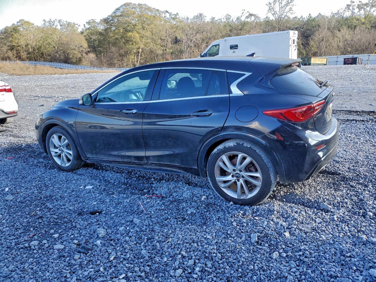 2017 Infiniti Qx30 Base - Фото 2