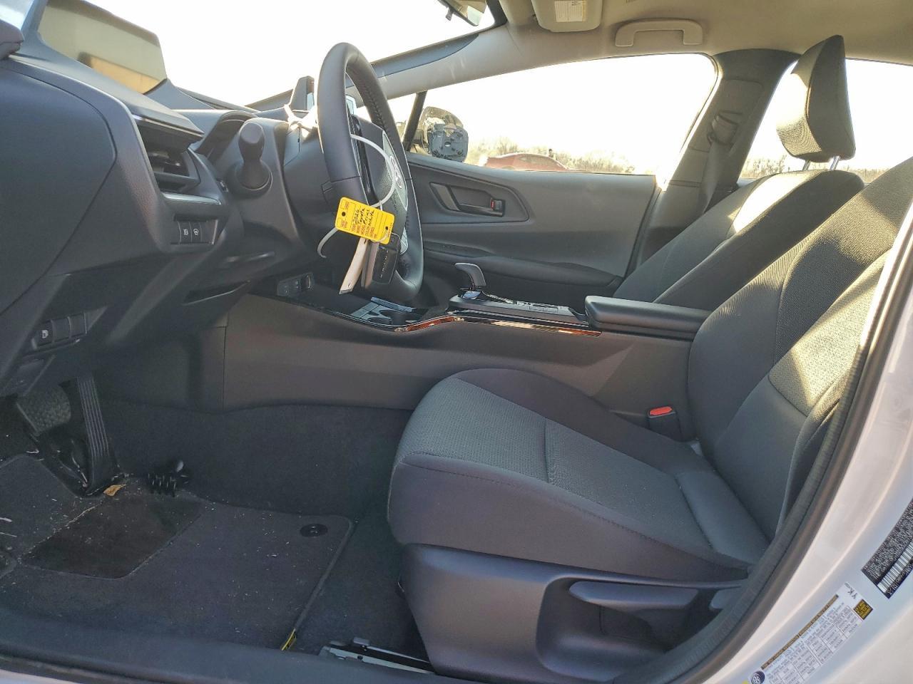 2026 Toyota Prius Le - Фото 7
