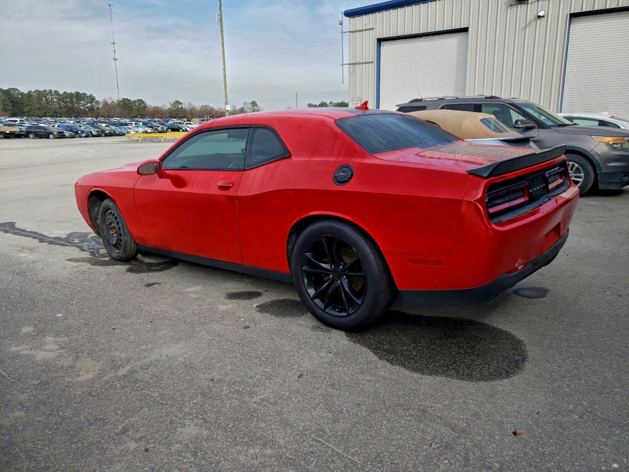 2016 Dodge Challenger Sxt - Image 2