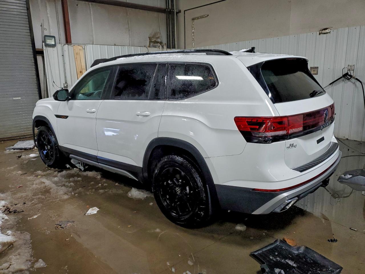 2024 Volkswagen Atlas Peak Edition Se - Фото 2