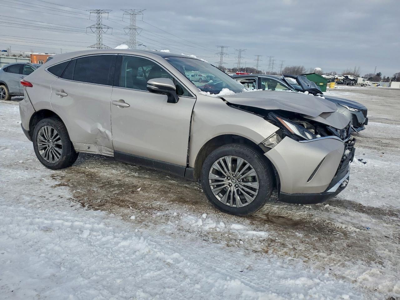 2023 Toyota Venza Le - Image 4
