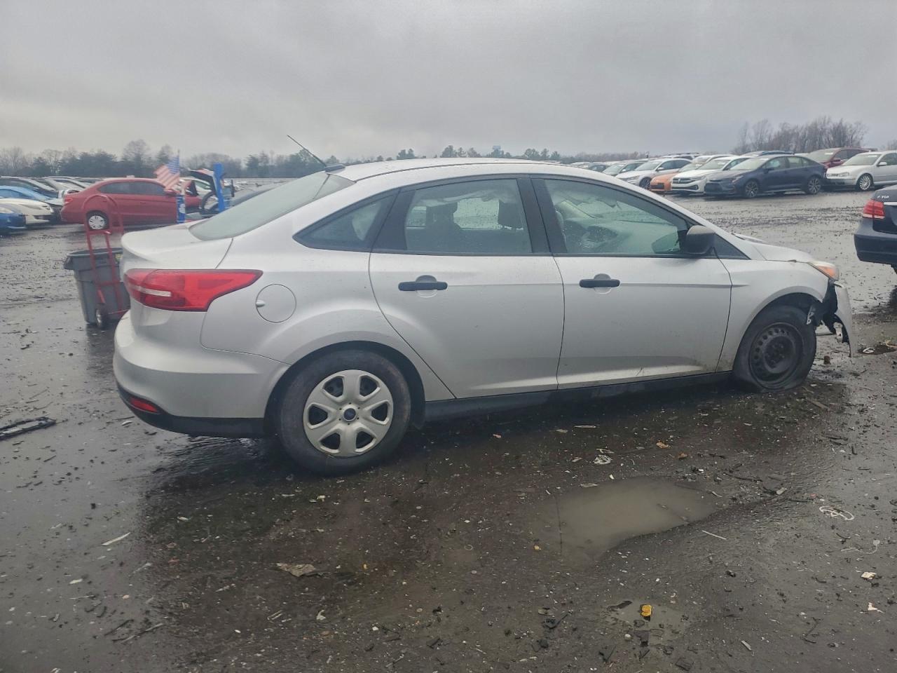 2017 Ford Focus S - Фото 3