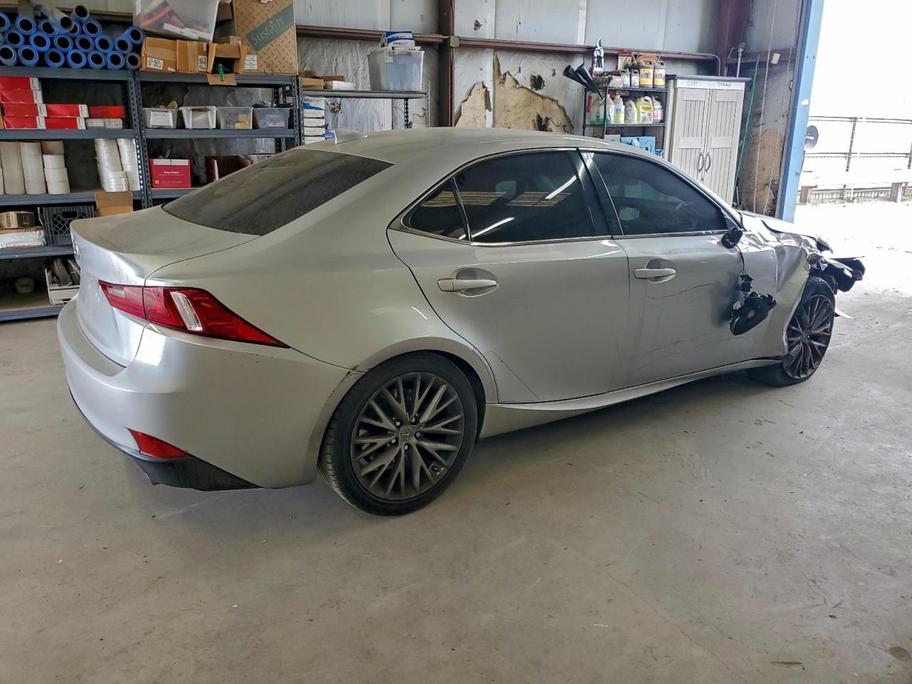 2016 Lexus Is 200T Base - Фото 3