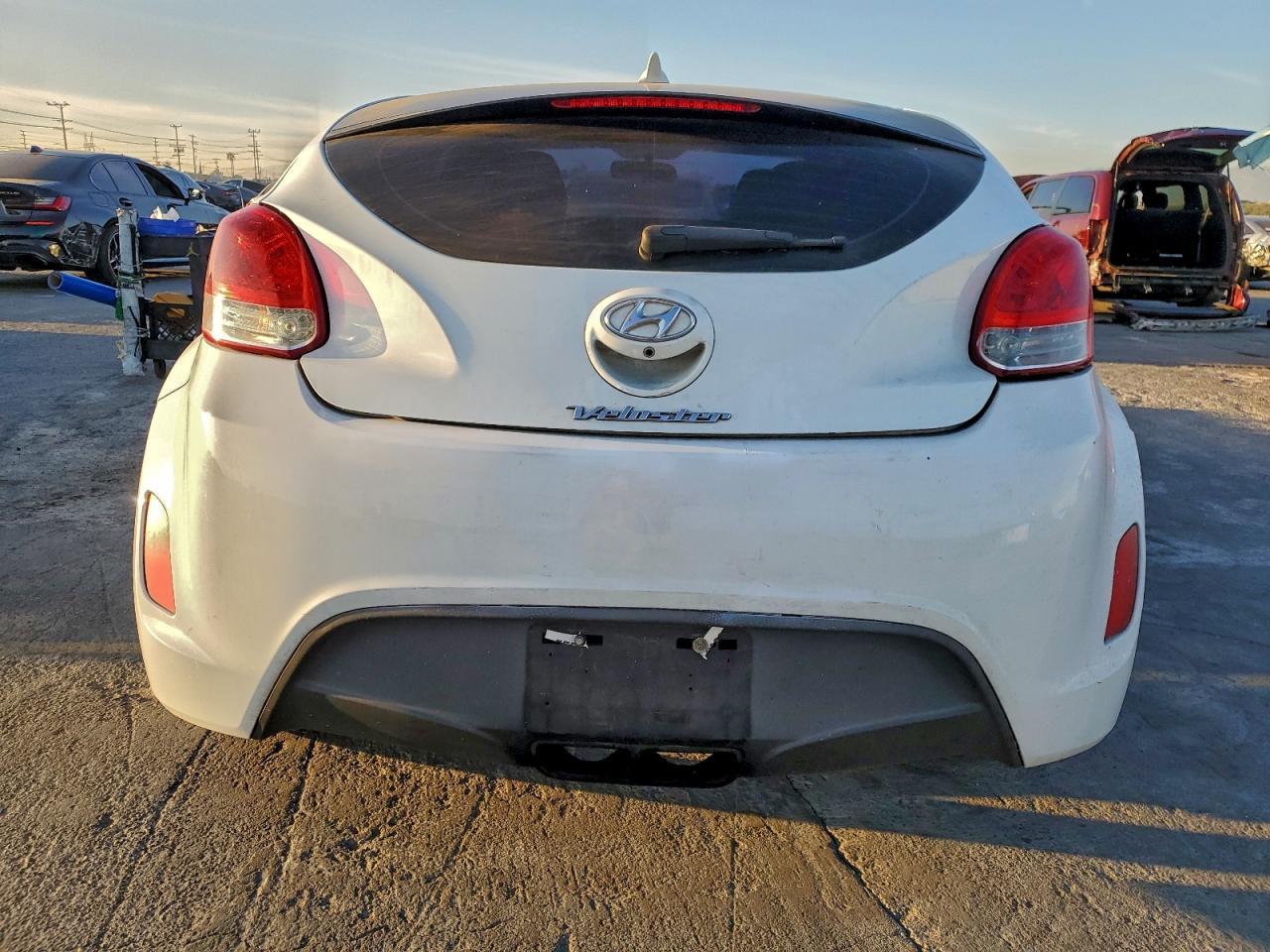 2015 Hyundai Veloster - Фото 6