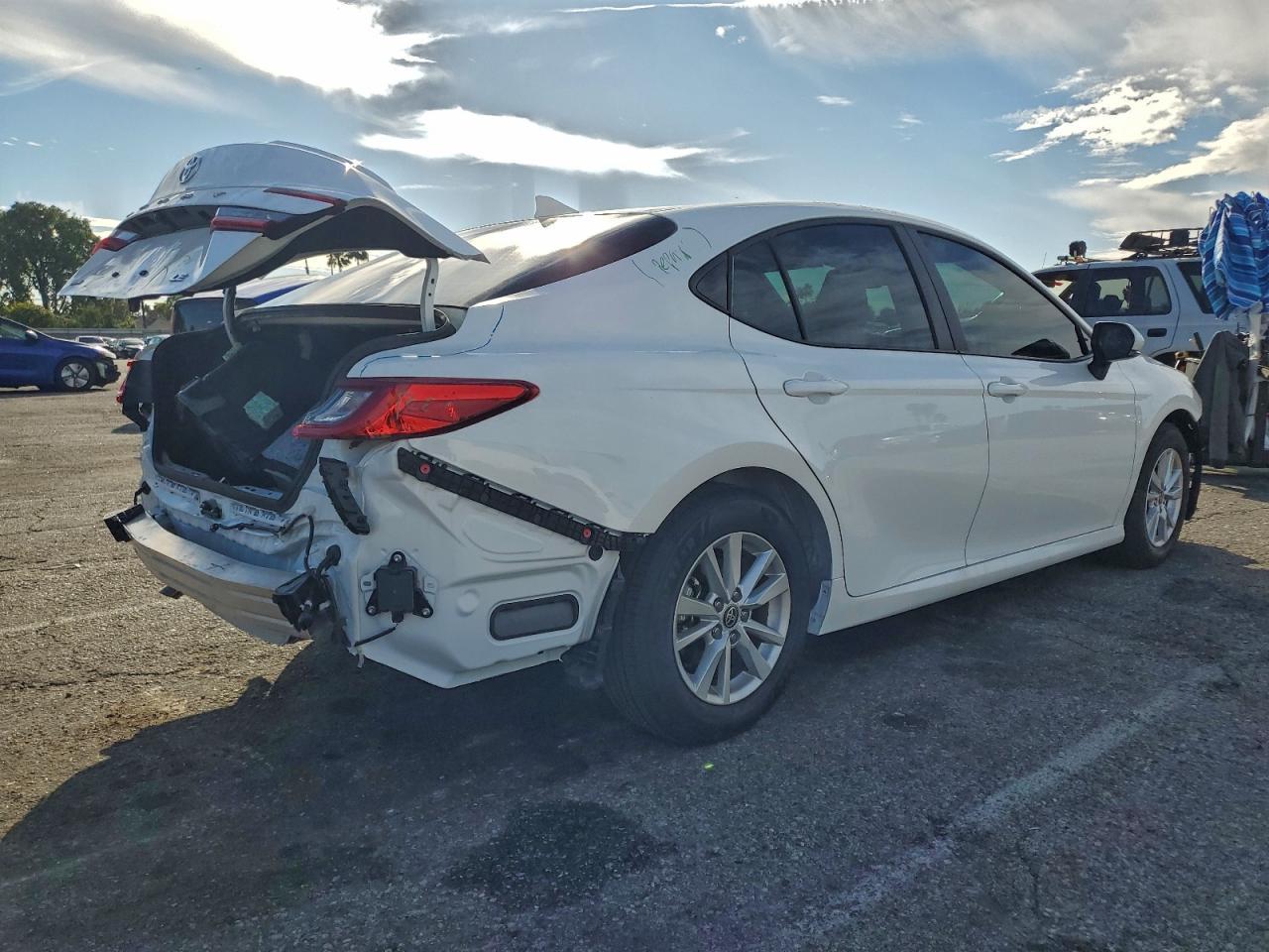 2025 Toyota Camry Xse - Фото 3