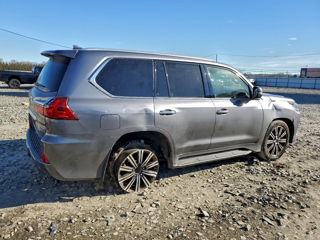 2020 Lexus Lx 570 - Image 3