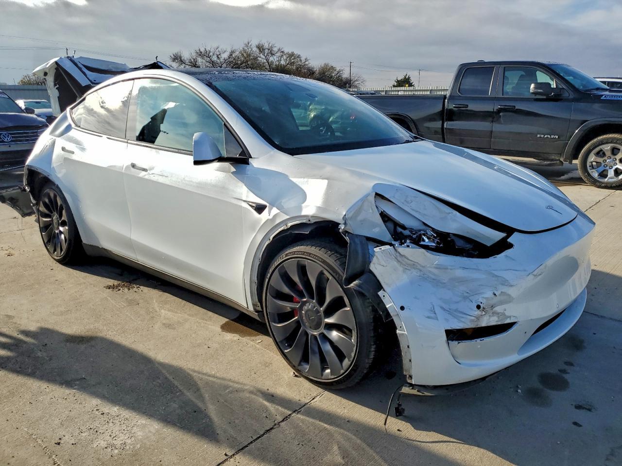 2022 Tesla Model Y - Фото 4