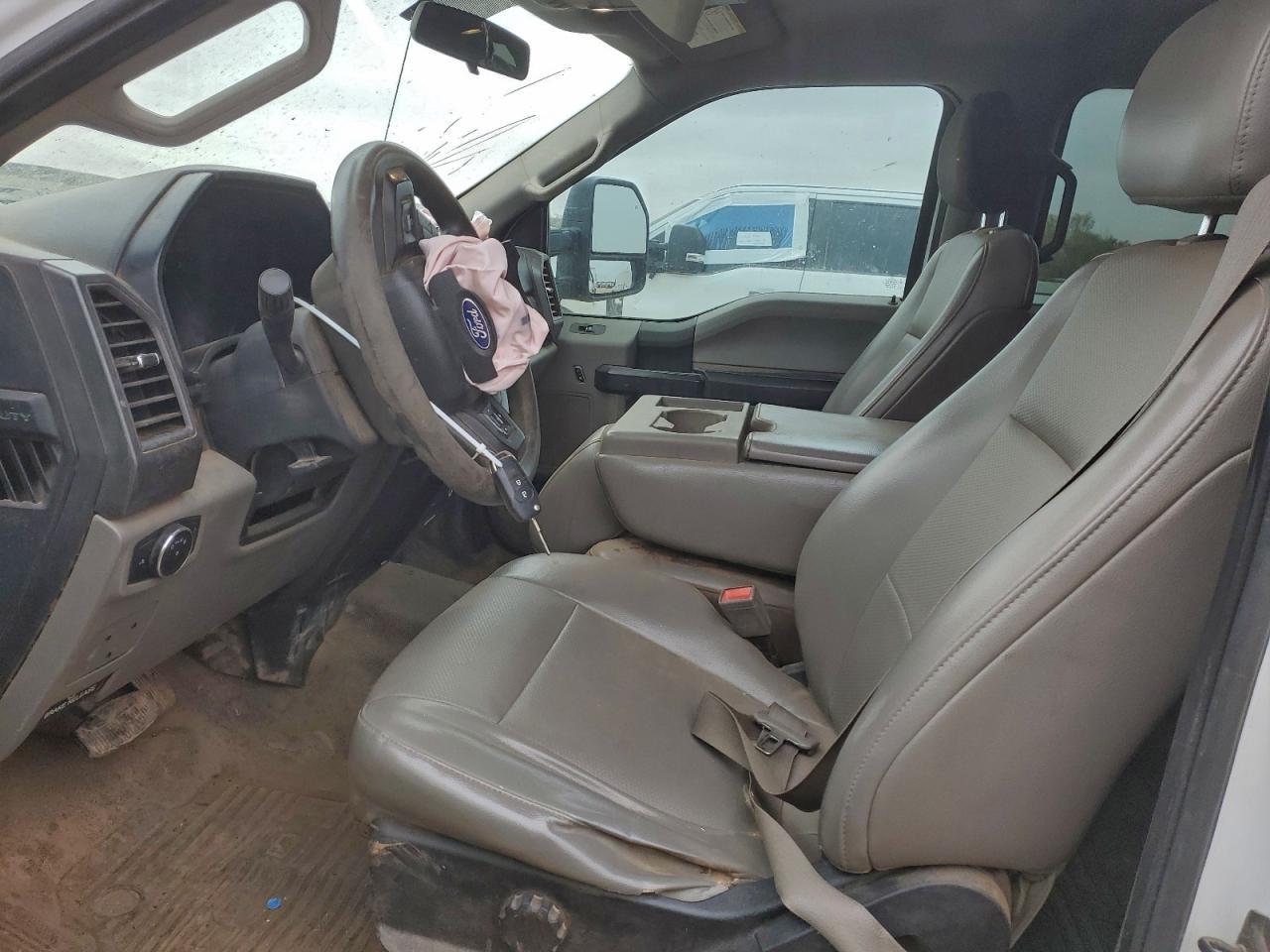 2018 Ford F250 Super Duty Truck Cab And Chassis - Фото 7