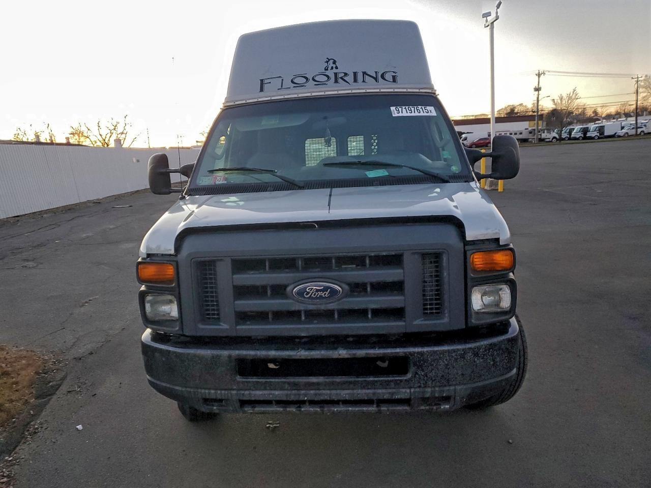 2013 Ford Econoline E-250 Cargo Van - Prior Fleet - Фото 5