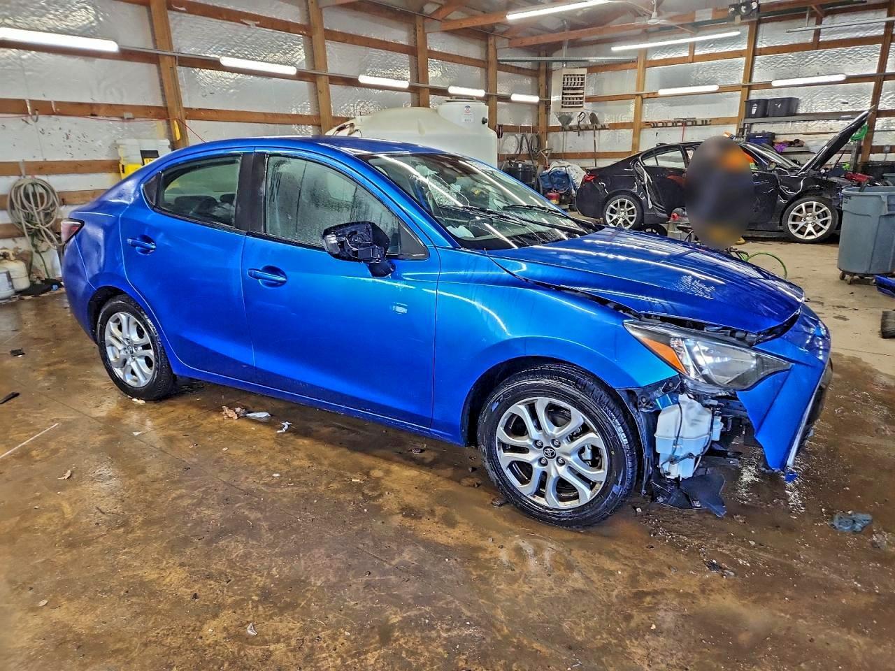 2017 Toyota Yaris Ia Base - Фото 4