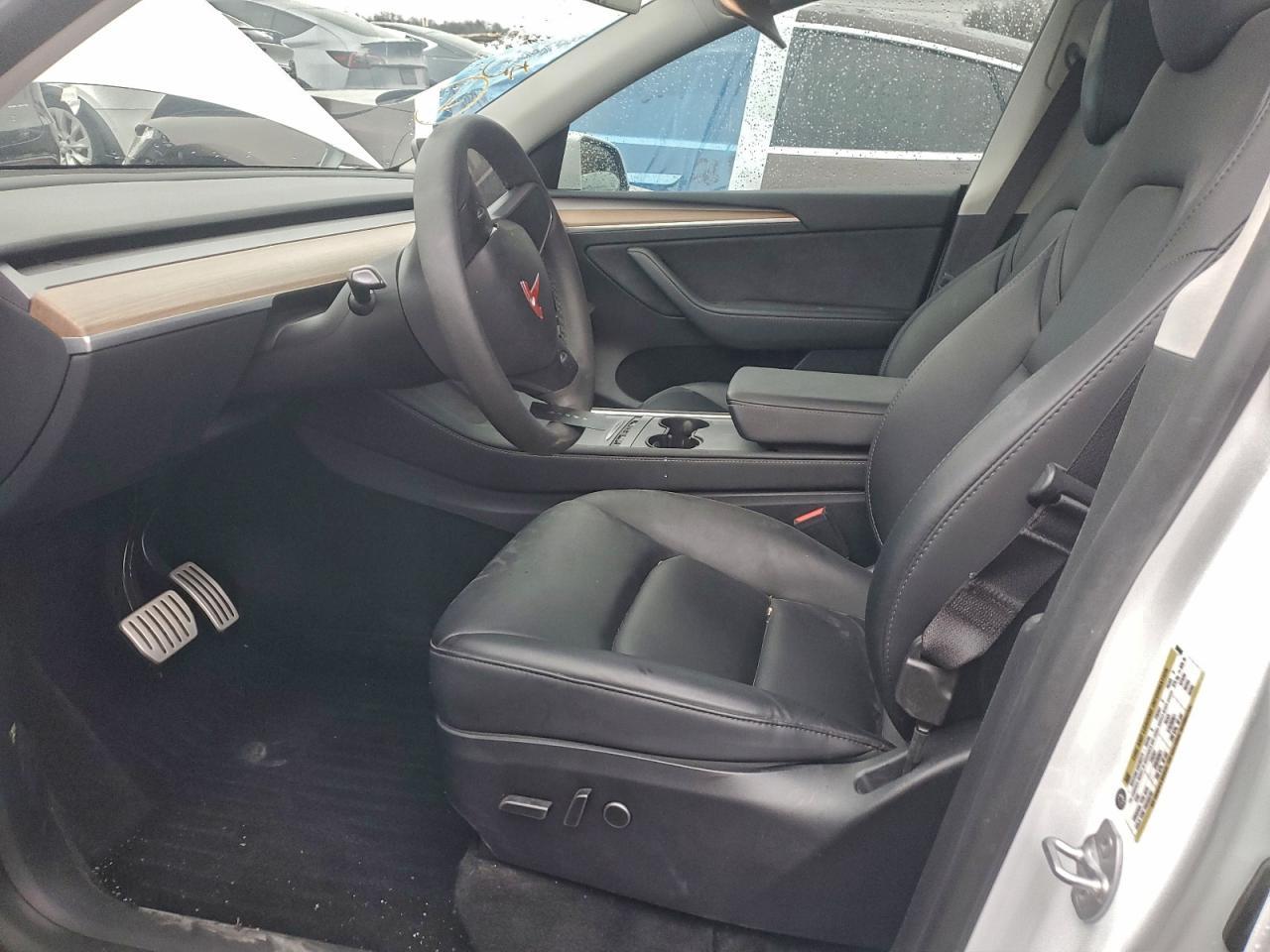 2023 Tesla Model Y - Фото 7