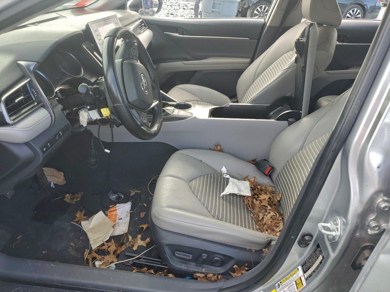 2022 Toyota Camry Se - Image 7