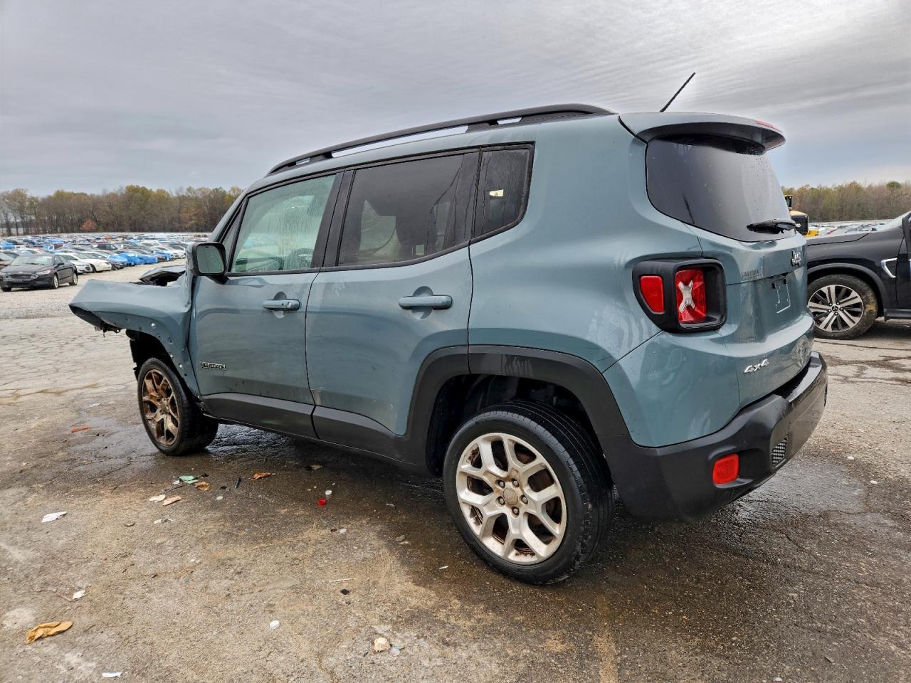 2017 Jeep Renegade Latitude - Image 2