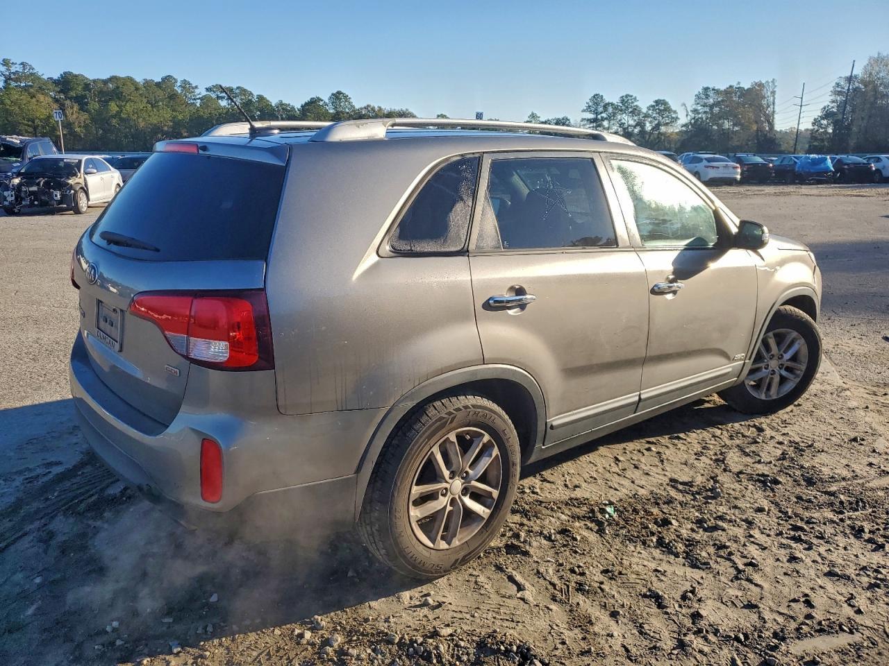 2014 Kia Sorento Lx - Image 3