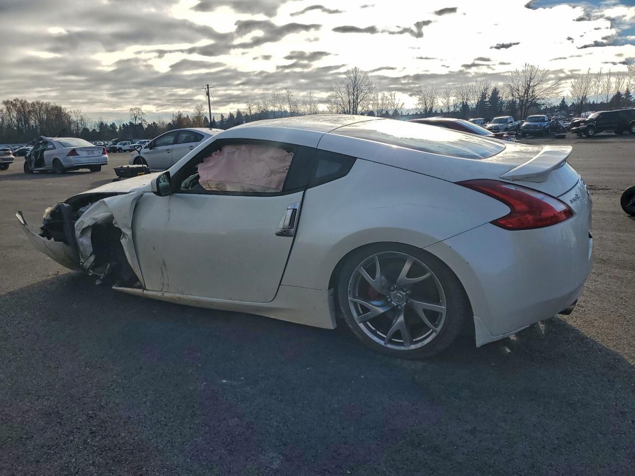 2017 Nissan 370Z Sport - Фото 2