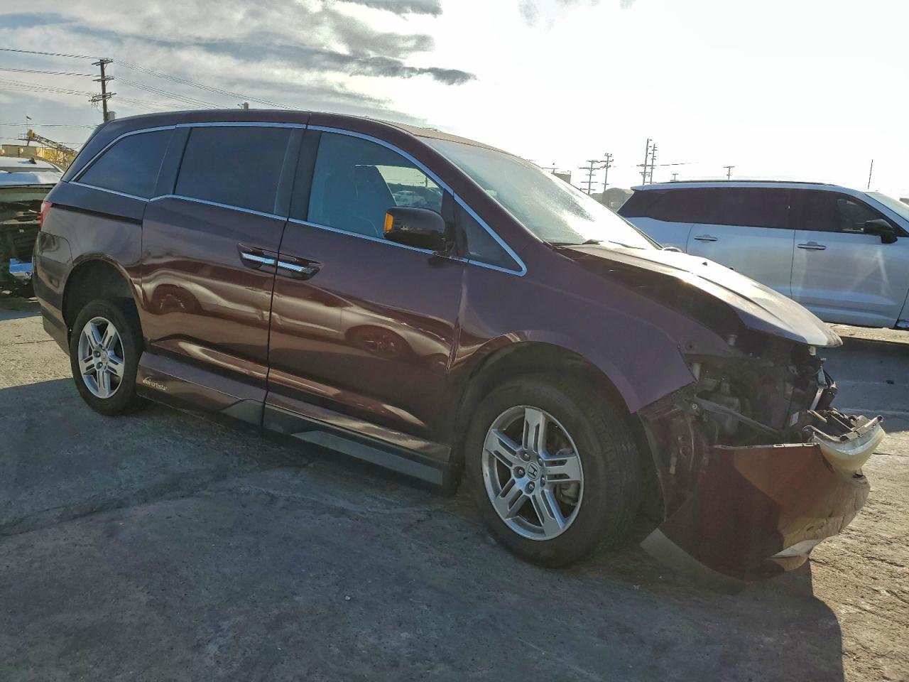 2012 Honda Odyssey Touring - Фото 4