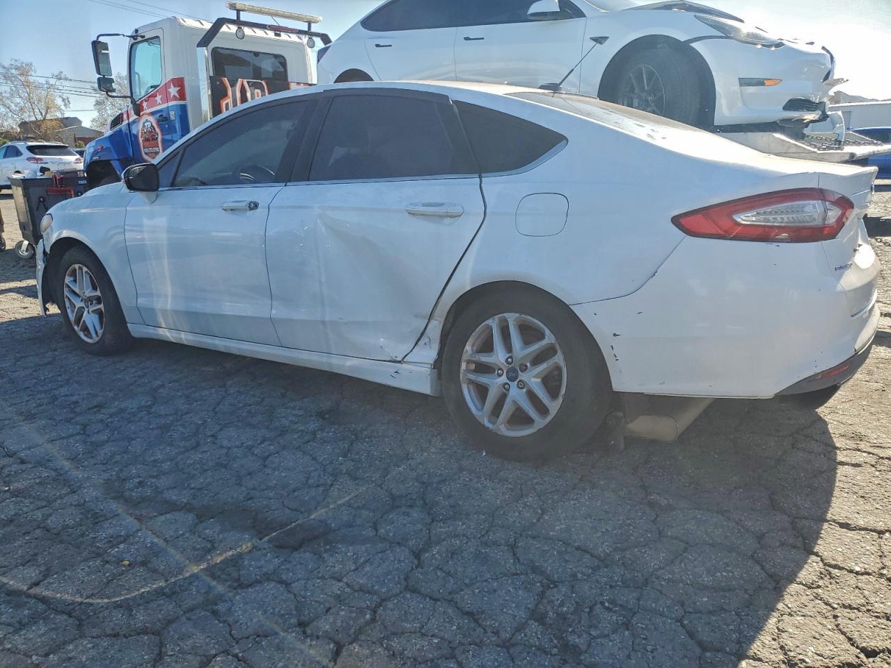 2014 Ford Fusion Se - Фото 2