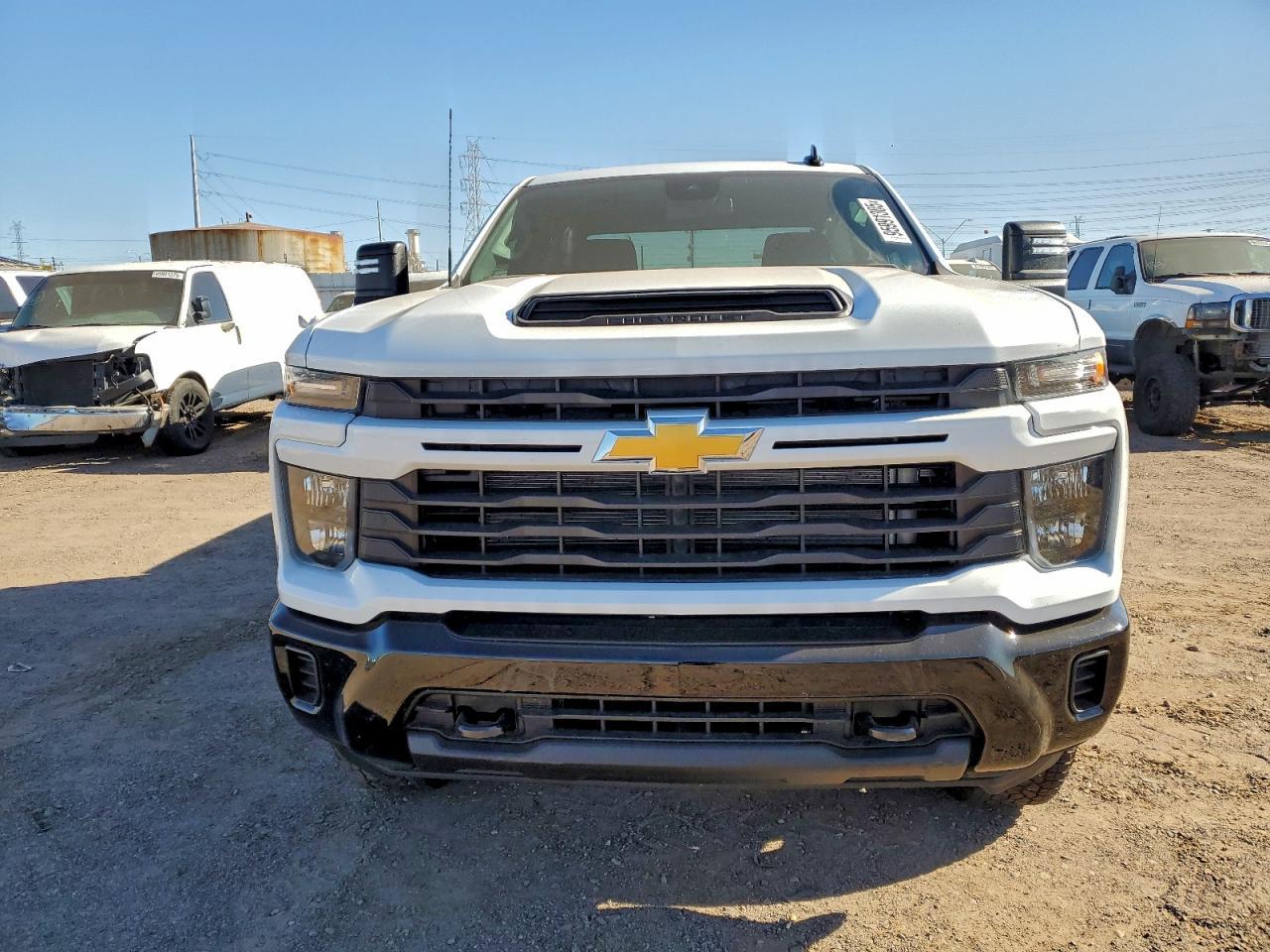 2026 Chevrolet Silverado K2500 Custom - Image 5