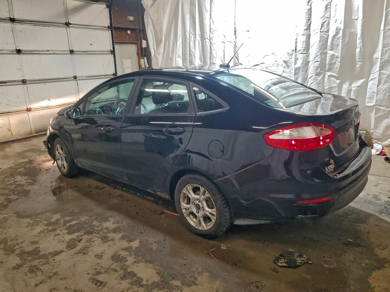 2016 Ford Fiesta Se - Image 2