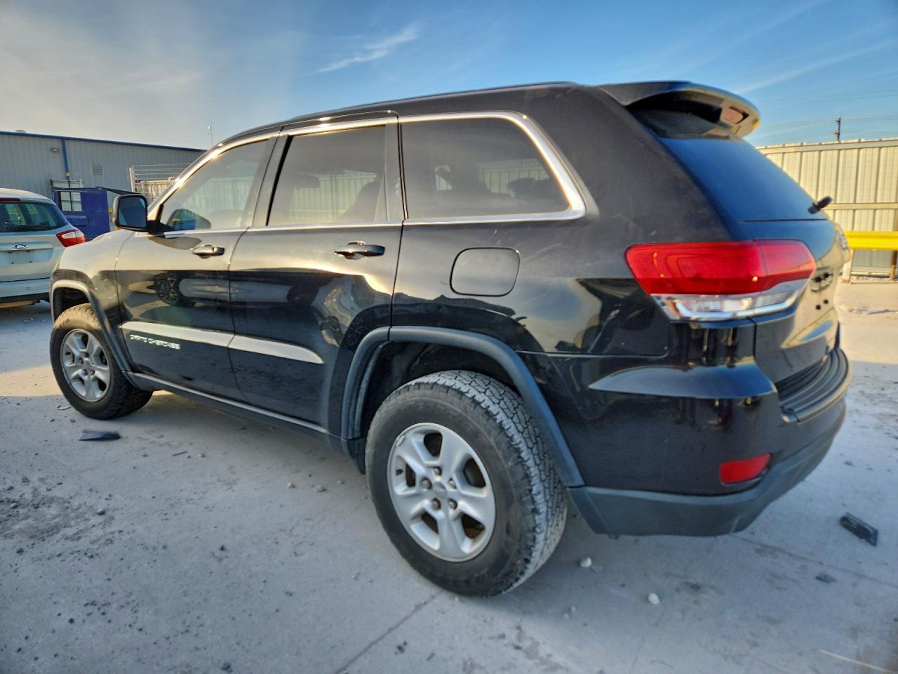 2014 Jeep Grand Cherokee Laredo - Image 2