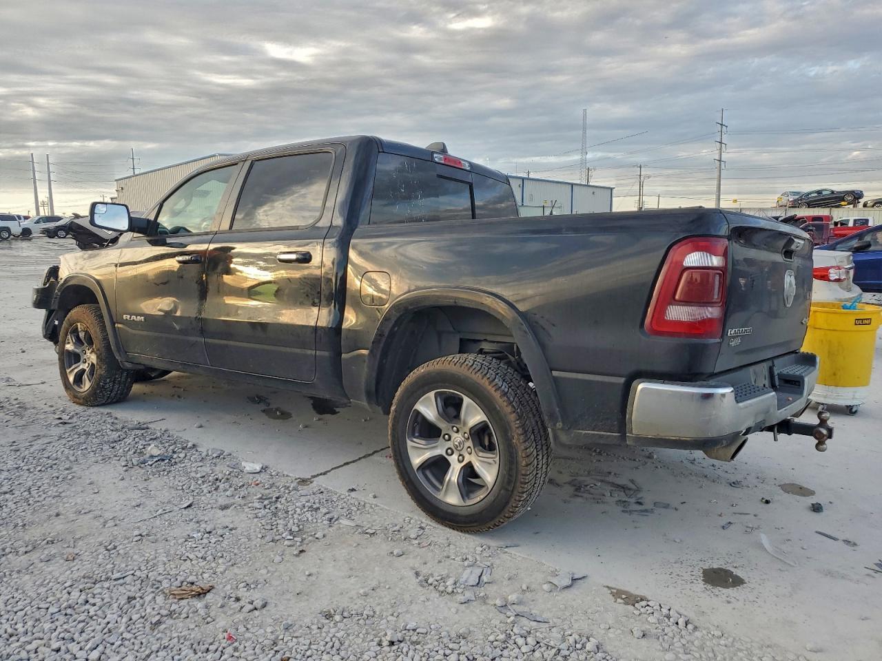 2020 Ram 1500 Laramie - Фото 2