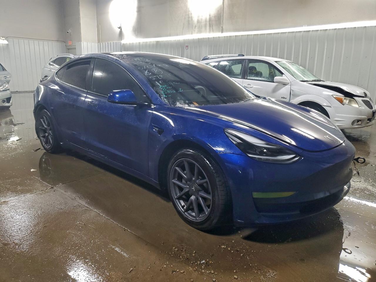 2022 Tesla Model 3 - Image 4