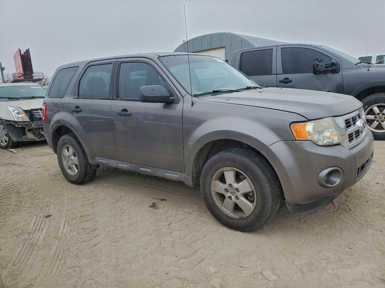 2011 Ford Escape Xls - Фото 4