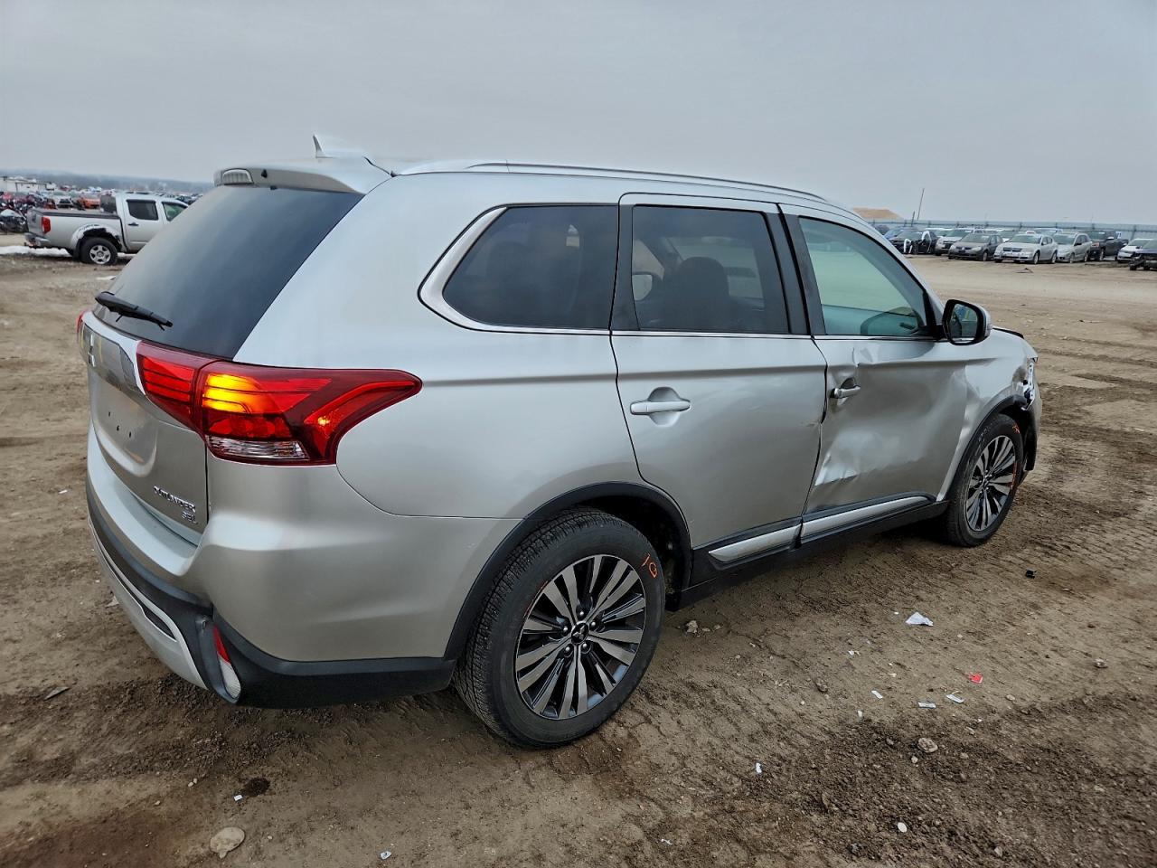 2019 Mitsubishi Outlander Se - Image 3