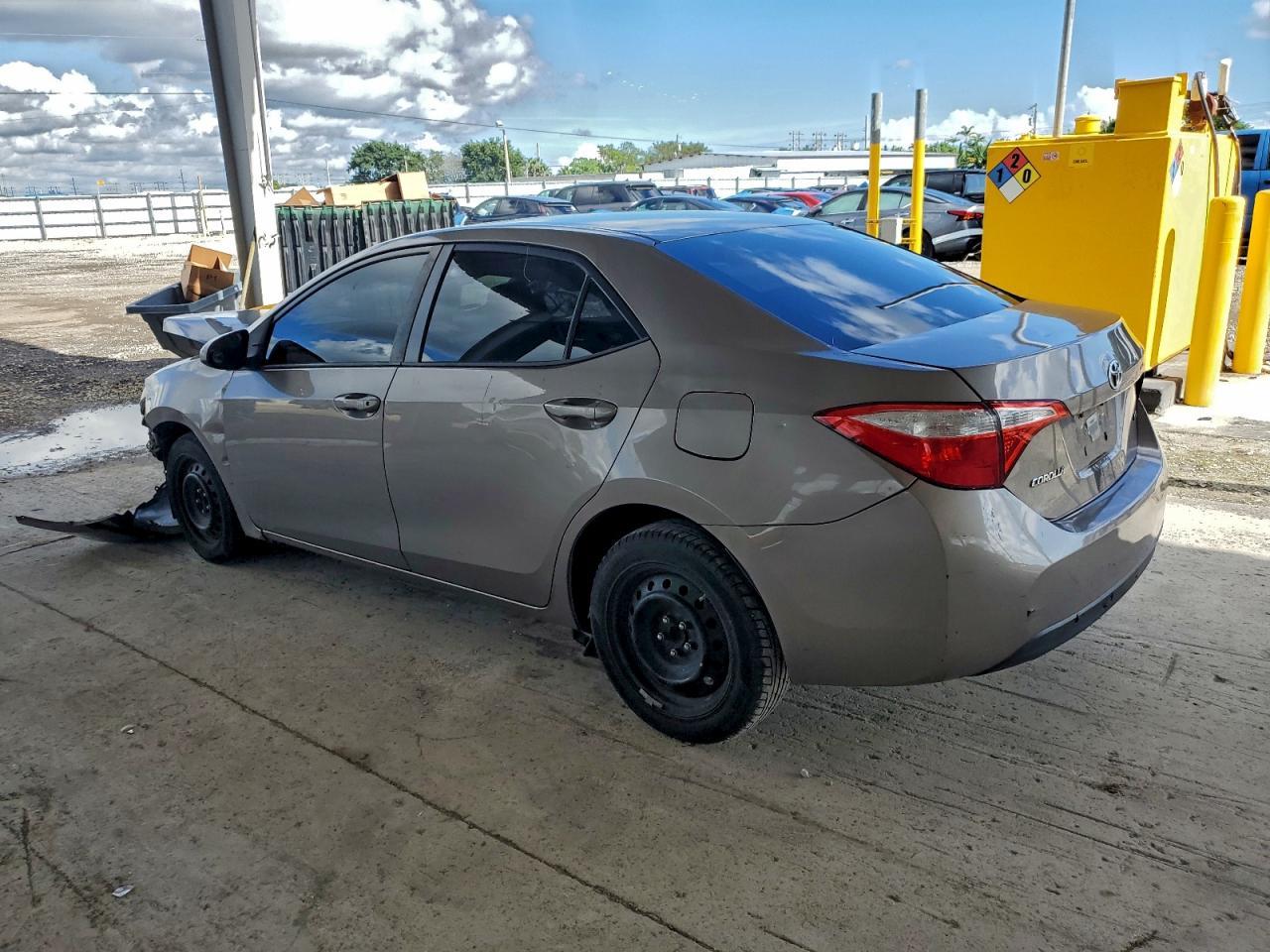 2015 Toyota Corolla Le - Image 2