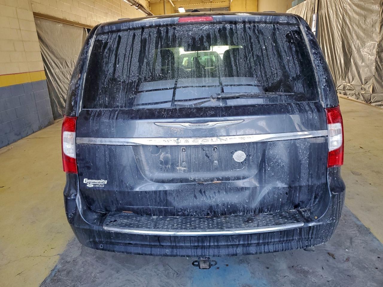 2014 Chrysler Town & Country Touring L - Фото 6
